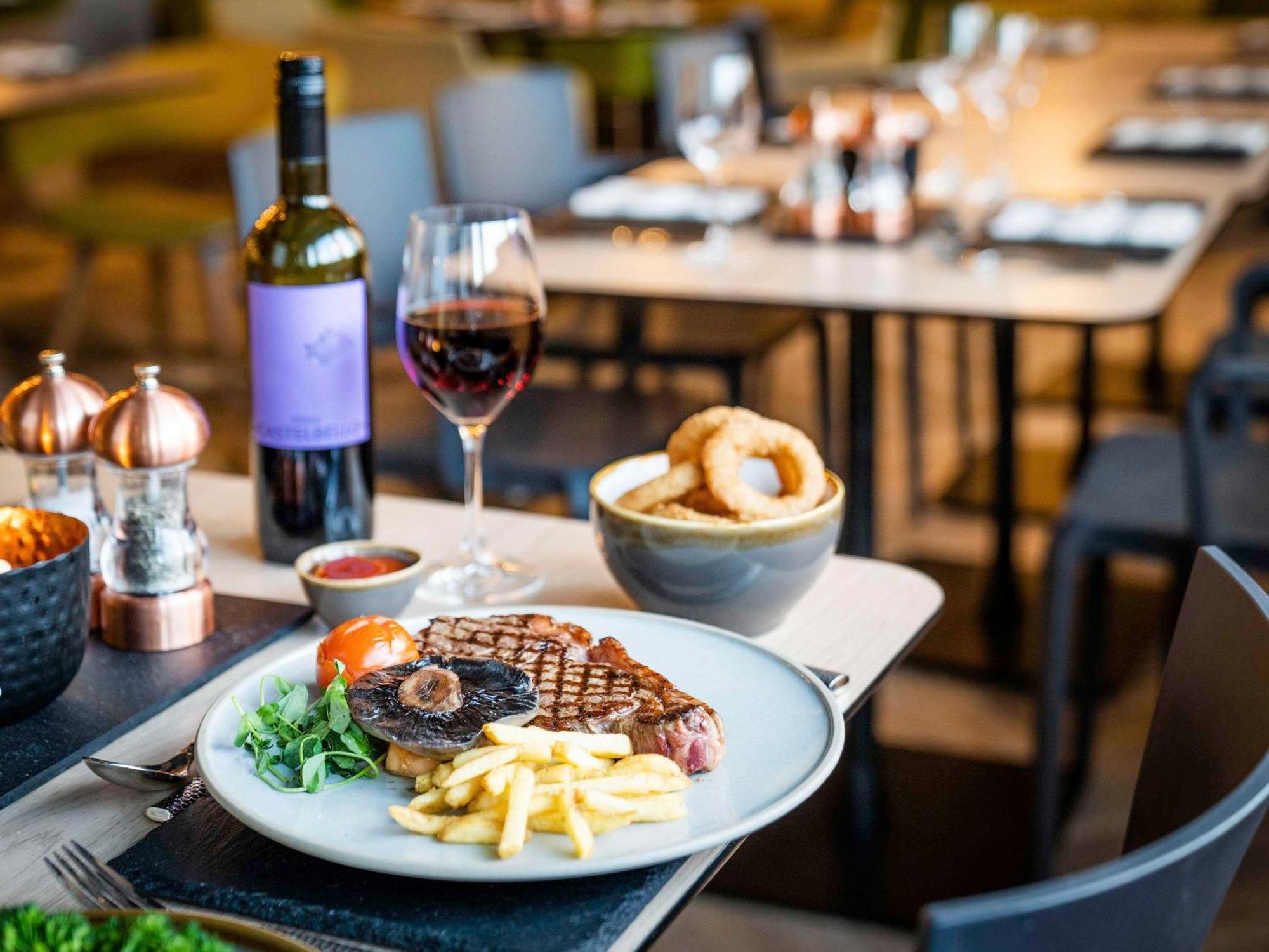 Mercure Newport 외부 사진